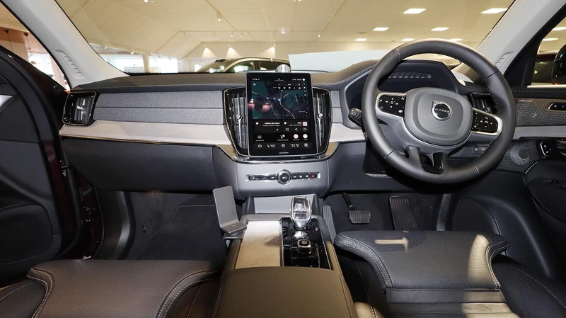 ProClip Fahrzeughalter für Rechtslenker 636315 - Konsolenbefestigung - Volvo XC60 25-27