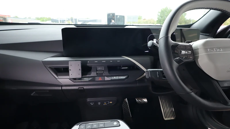 ProClip Fahrzeughalter für Rechtslenker 656268 - Mittelbefestigung - Kia EV5 25-27