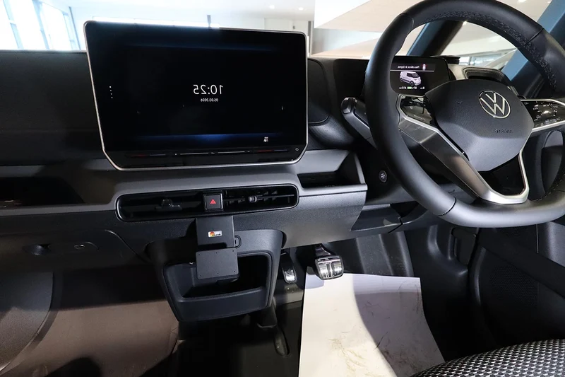 ProClip Fahrzeughalter für Rechtslenker 656271 - Mittelbefestigung - Volkswagen ID. Buzz Cargo 25-26