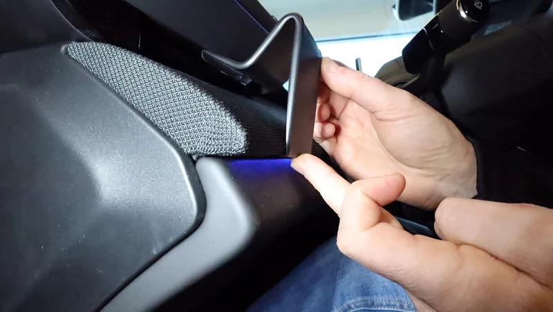 ProClip Fahrzeughalter 806264 - Linksbefestigung - Polestar 4 24-26