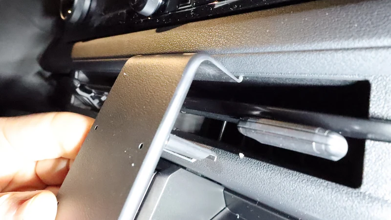 ProClip Fahrzeughalter 856263 - Mittelbefestigung - Toyota C-HR+ 27-27, Subaru Uncharted 26-26, Subaru Solterra 26-27 und weitere