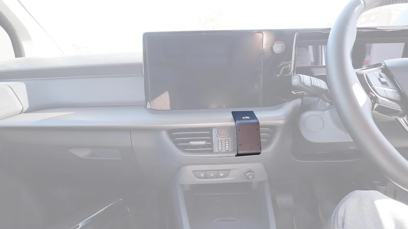 ProClip Fahrzeughalter für Rechtslenker 656243 - Mittelbefestigung - Ford Transit Courier 25-26