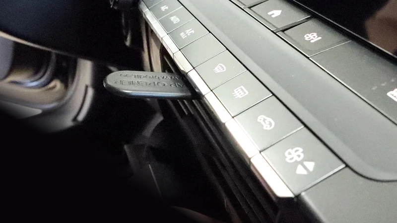 ProClip Fahrzeughalter 856250 - Mittelbefestigung - Opel Astra 22-26