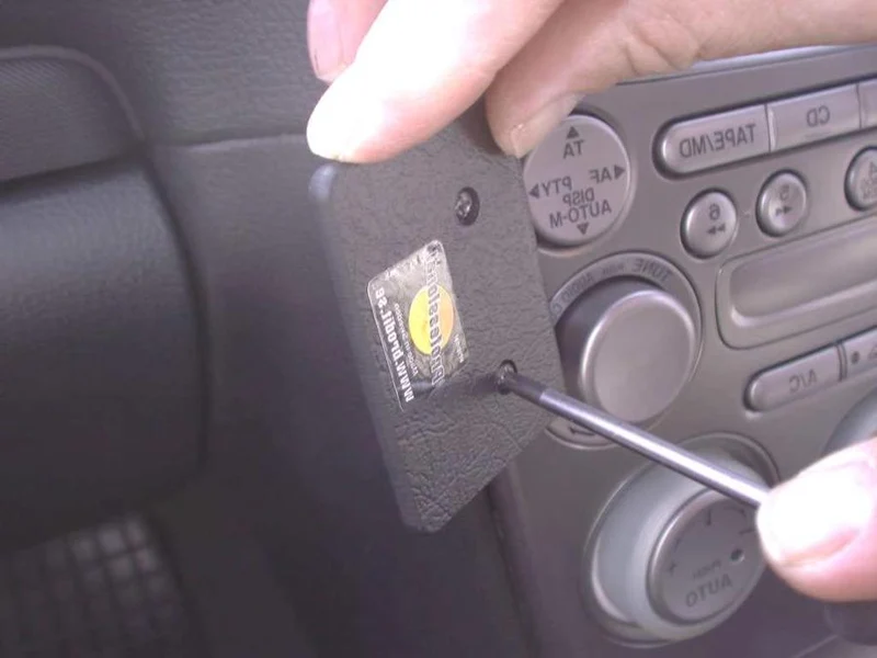 ProClip Fahrzeughalter für Rechtslenker 653082 - Winkelbefestigung - Mazda 6 02-07