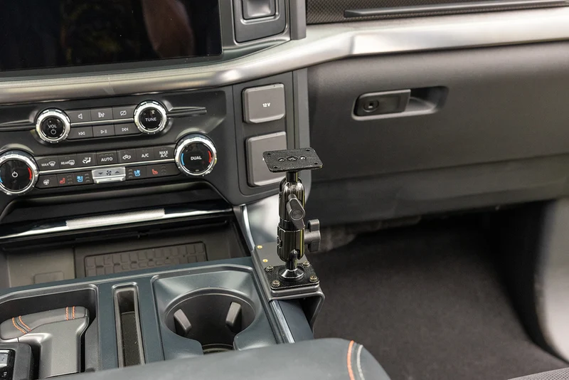 ProClip Fahrzeughalter 213582 - Mittelbefestigung, extra starke Montageplattform. - Ford F-Series 150 21-26