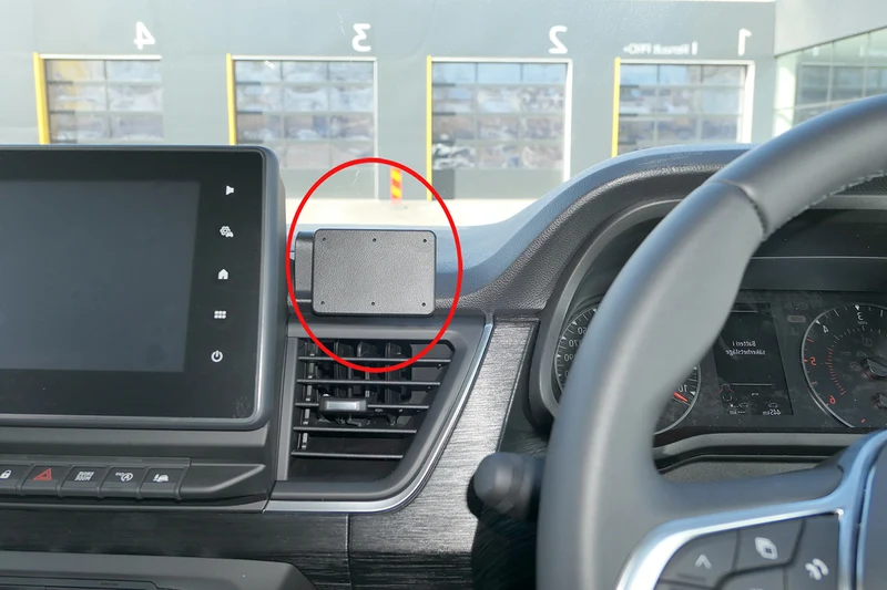 ProClip Fahrzeughalter für Rechtslenker 655717 - Mittelbefestigung - Renault Trafic 22-26, Nissan Primastar 22-26, Nissan Primastar 22-25 und weitere