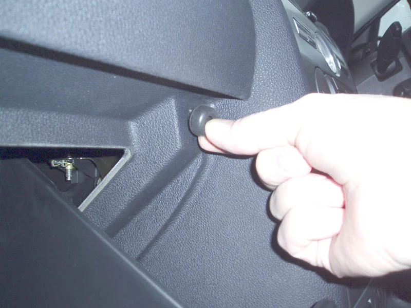 ProClip Fahrzeughalter 853422 - Winkelbefestigung - Ford Mondeo 01-07