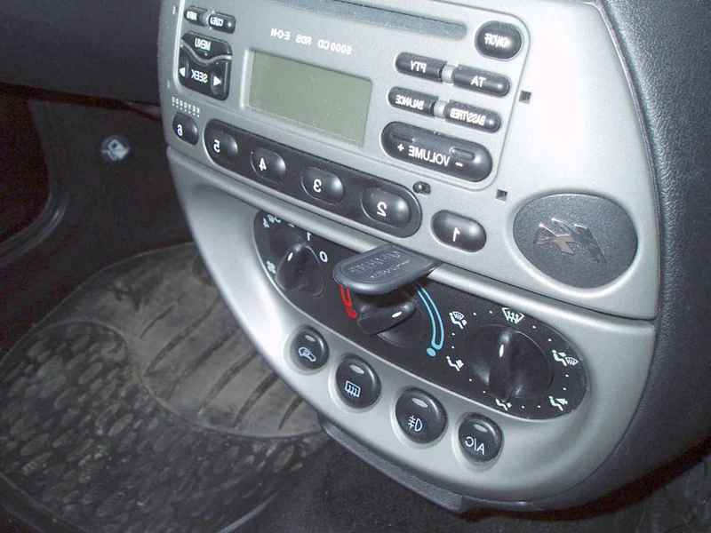 ProClip Fahrzeughalter 853421 - Winkelbefestigung - Ford Ka 97-08