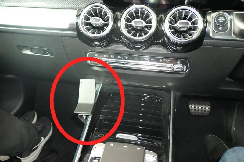 ProClip Fahrzeughalter für Rechtslenker 635608 - Konsolenbefestigung - Mercedes Benz GLB-Klasse 20-26, Mercedes Benz EQB 22-26, Mercedes Benz GLB-Klasse 20-25 und weitere