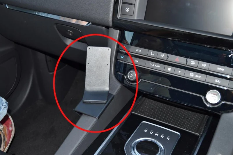 ProClip Fahrzeughalter für Rechtslenker 635226 - Konsolenbefestigung - Jaguar F-PACE 17-20