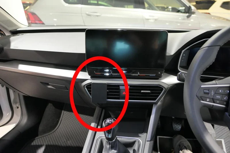 ProClip Fahrzeughalter für Rechtslenker 655641 - Mittelbefestigung - Cupra Formentor 21-26, Cupra Leon Sportstourer 20-26, Seat Leon 21-26 und weitere