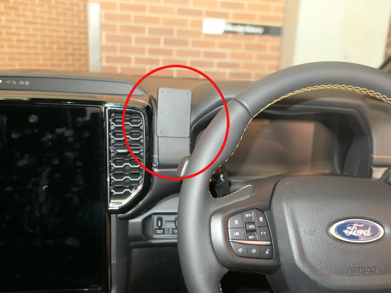 ProClip Fahrzeughalter für Rechtslenker 655832 - Mittelbefestigung - Ford Everest 23-26, Ford Ranger 23-26, Ford Ranger Raptor 23-26 und weitere