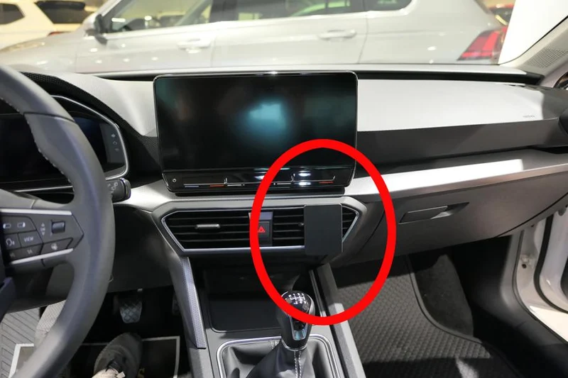 ProClip Fahrzeughalter 855641 - Mittelbefestigung - Cupra Formentor 21-26, Cupra Leon Sportstourer 20-26, Seat Leon 21-26 und weitere