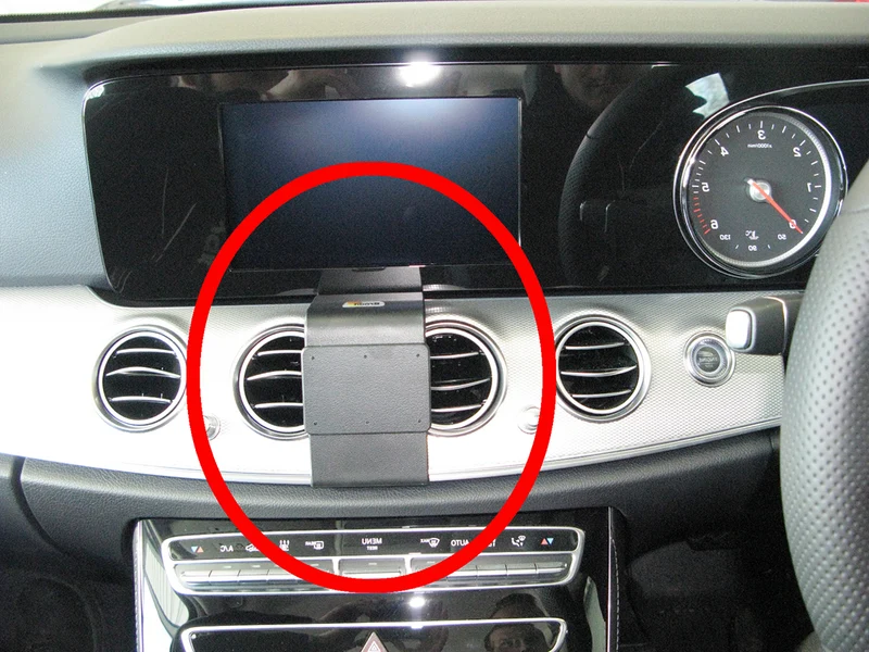 ProClip Fahrzeughalter für Rechtslenker 313538 - Mittelbefestigung - Mercedes Benz E-Klasse, Limo 18-23, Mercedes Benz E-Klasse und weitere