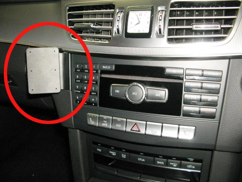 ProClip Fahrzeughalter für Rechtslenker 655273 - Winkelbefestigung - Mercedes Benz E-Klasse, Limo 14-16, Mercedes Benz E-Klasse und weitere