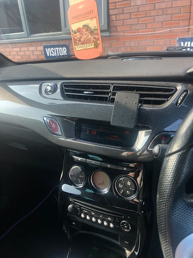 ProClip Fahrzeughalter für Rechtslenker 654453 - Mittelbefestigung- NICHT für Modelle mit Navigationsbildschirm - Citroen DS3 10-16, Citroen C3 10-16