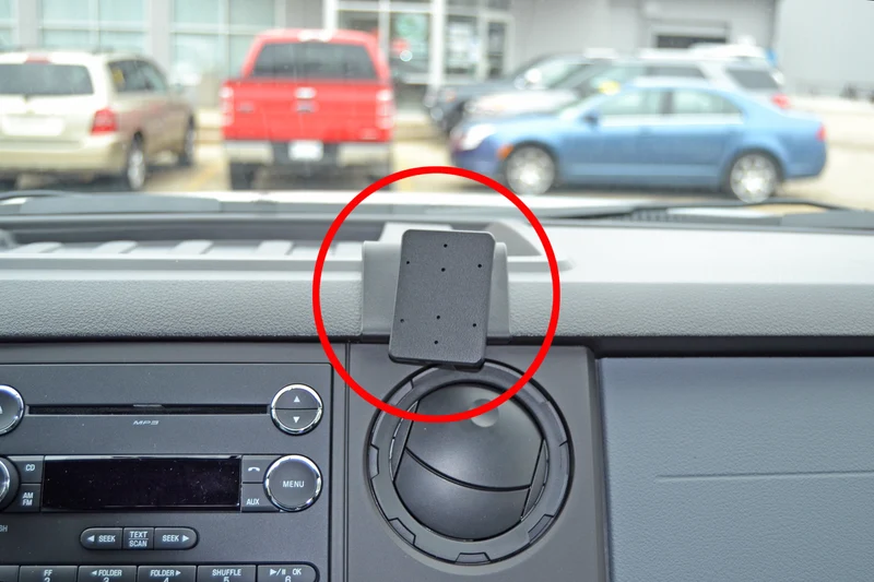 ProClip Fahrzeughalter 213493 - Winkelbefestigung. Extra starke Montageplattform- NICHT für Modelle mit dem hoch eingebauten Navigationssystem - Ford F-Series 550 11-16, Ford F-Series 650 11-16, Ford F-Series 350 11-16 und weitere