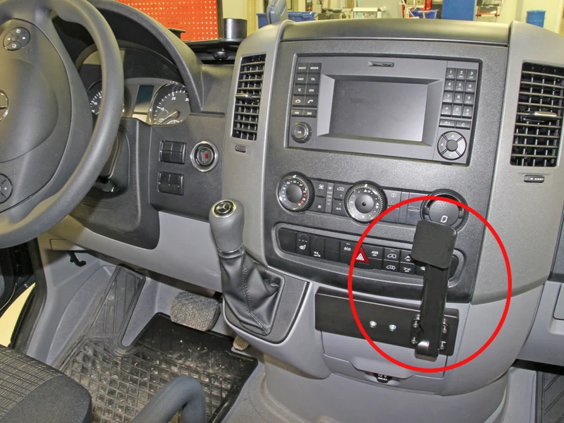 ProClip Fahrzeughalter 213491 - Extra starke Montageplattform. - Mercedes Benz Sprinter 07-18, Volkswagen Crafter 07-16