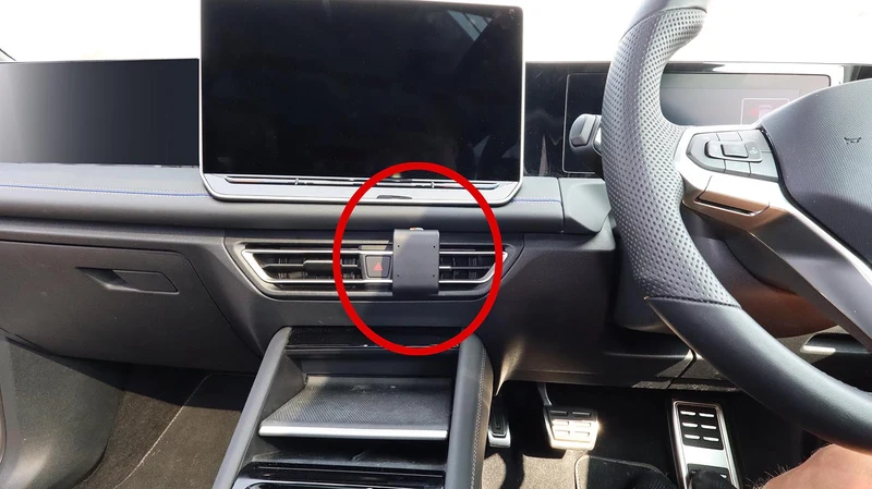 ProClip Fahrzeughalter für Rechtslenker 656115 - Mittelbefestigung - Volkswagen Tayron 25-26, Volkswagen Tiguan 25-26