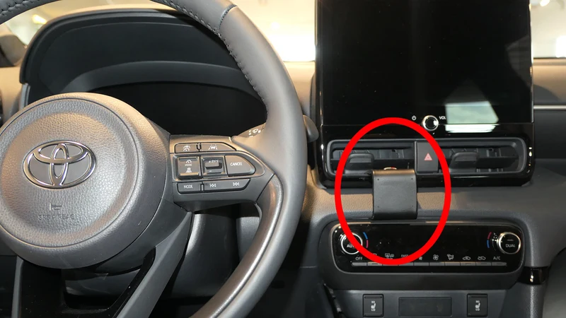 ProClip Fahrzeughalter 856033 - Mittelbefestigung - Toyota Yaris 21-26, Toyota Yaris 24-26