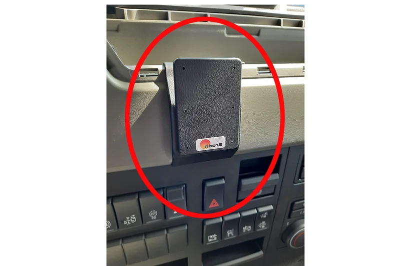 ProClip Fahrzeughalter für Rechtslenker 313575 - Mittelbefestigung, hochfeste Montageplattform- NICHT für Modelle mit Bildschirm - Volvo FM series 21-26, Volvo FM series 21-25