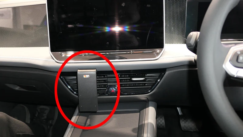 ProClip Fahrzeughalter für Rechtslenker 656027 - Mittelbefestigung - Volkswagen Passat 24-26