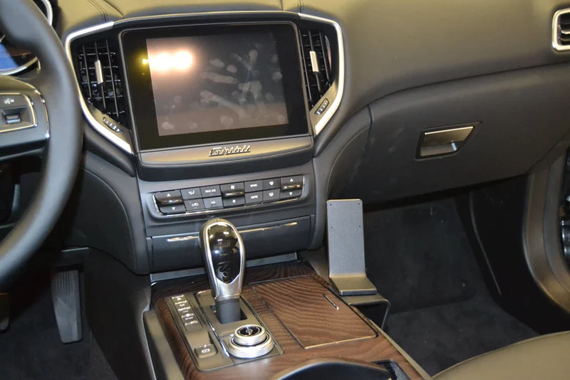 Right Console Mount for Maserati Ghibli