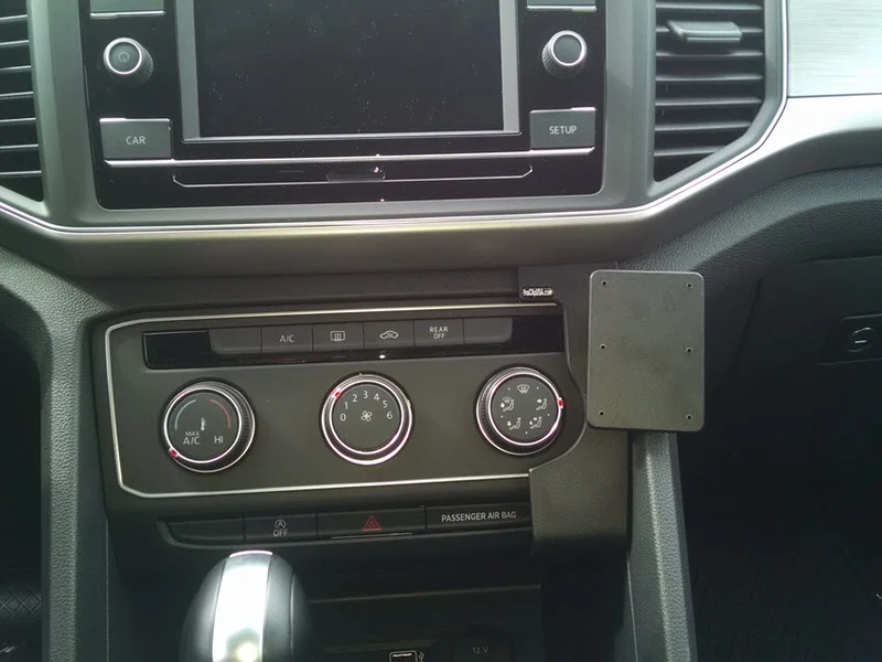 Angled Dash Mount for VW Atlas