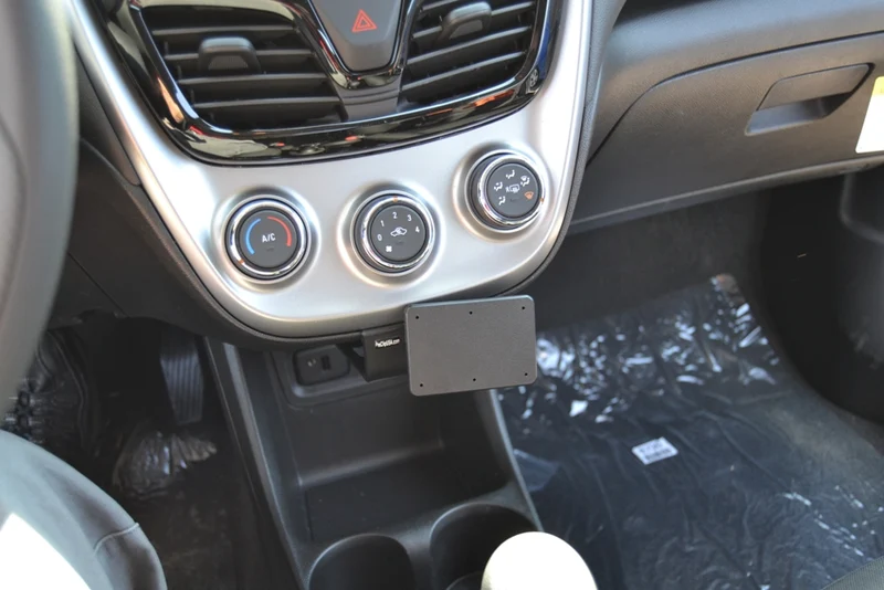 Center Dash Mount for Chevy Spark