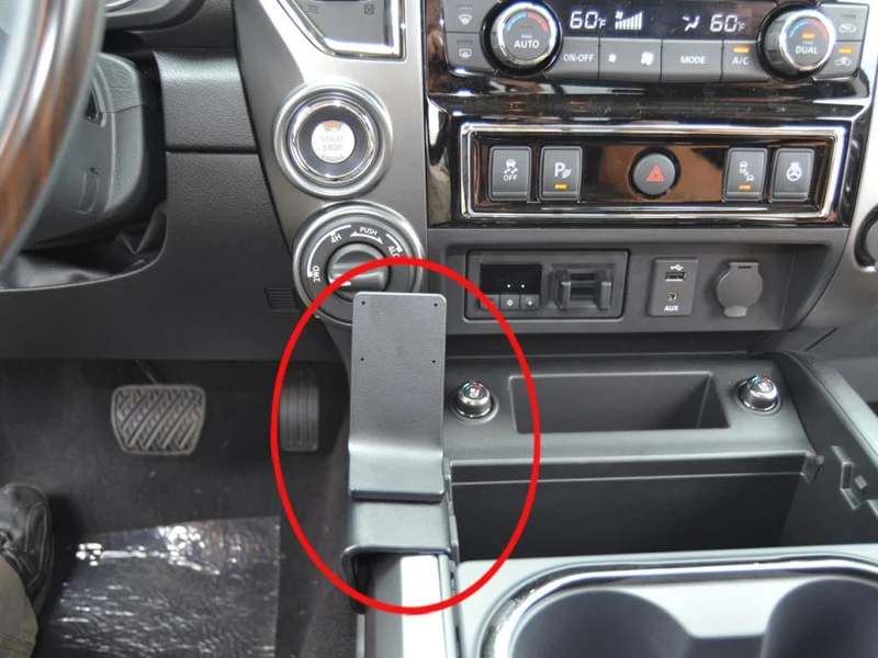 ProClip Fahrzeughalter 835223 - Konsolenbefestigung - Nissan Titan 16-24