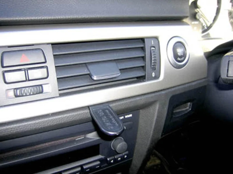 ProClip Fahrzeughalter für Rechtslenker 653598 - Mittelbefestigung- NICHT für Modelle mit ab Werk eingebautem Navigationssystem. NICHT für Modelle mit Holzdekor - BMW 3-series E90, E91, E92 und weitere