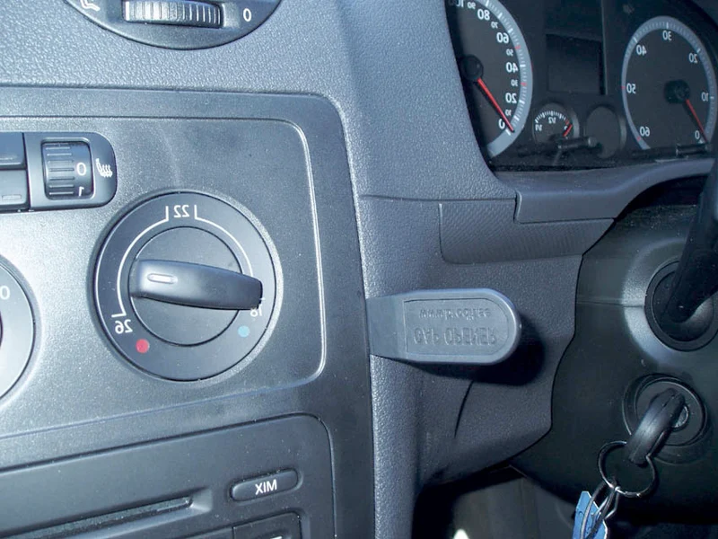 ProClip Fahrzeughalter für Rechtslenker 653435 - Mittelbefestigung - Volkswagen Caddy 04-15