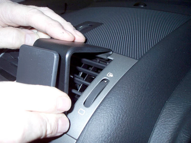 ProClip Fahrzeughalter für Rechtslenker 653431 - Mittelbefestigung - Peugeot 407 04-10