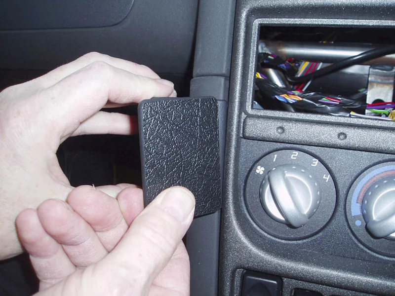 ProClip Fahrzeughalter für Rechtslenker 653423 - Winkelbefestigung - MG F 96-01, MG TF 02-05
