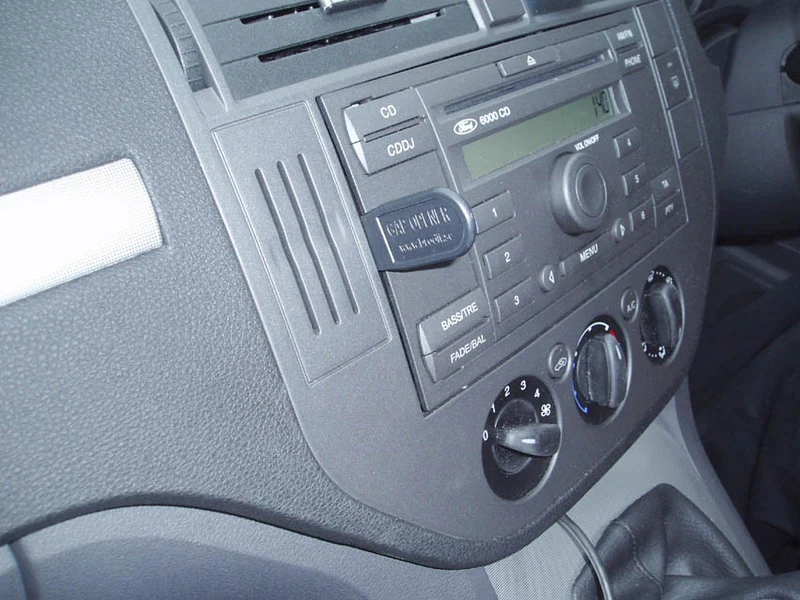 ProClip Fahrzeughalter für Rechtslenker 653420 - Winkelbefestigung - Ford C-Max 04-10