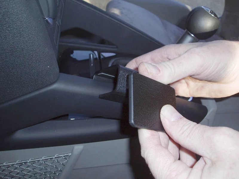 ProClip Fahrzeughalter für Rechtslenker 653415 - Winkelbefestigung, niedrig - Audi S3 03-07, Audi A3 03-12