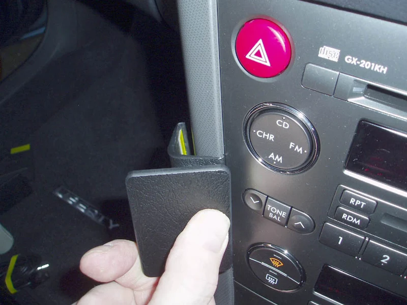 ProClip Fahrzeughalter für Rechtslenker 653389 - Winkelbefestigung - Subaru Legacy 04-06, Subaru Outback 03-09, Subaru Liberty 03-09