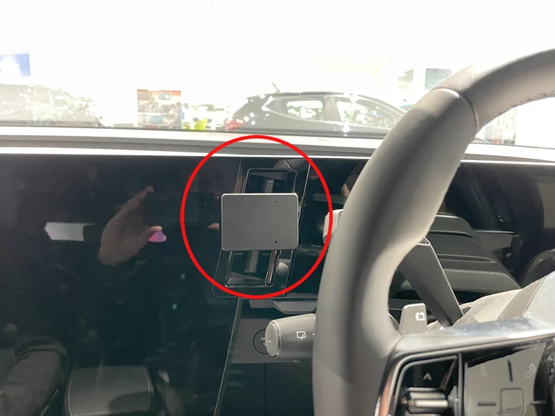 ProClip Fahrzeughalter für Rechtslenker 655827 - Mittelbefestigung, rechts - Renault Austral 22-26, Renault Mégane E-TECH 22-26, Renault Scénic E-TECH 25-26 und weitere