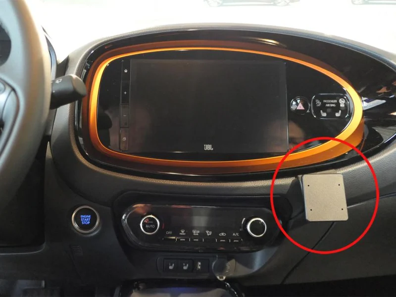 ProClip Fahrzeughalter 855817 - Winkelbefestigung - Toyota AYGO X 23-26, Toyota AYGO X 23-25