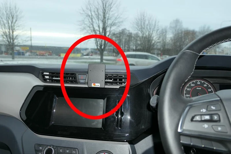 ProClip Fahrzeughalter für Rechtslenker 655721 - Mittelbefestigung - Maxus e-Deliver 3 21-26, Maxus e-Deliver 3 21-25