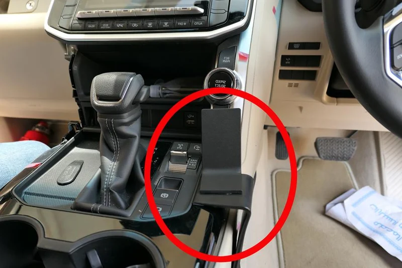 ProClip Fahrzeughalter für Rechtslenker 635703 - Konsolenbefestigung rechts - Toyota LandCruiser 300 21-26, Toyota LandCruiser 300 21-25