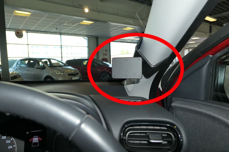 ProClip Fahrzeughalter für Rechtslenker 605696 - Rechtsbefestigung - Toyota Yaris 21-26, Toyota Yaris 21-25