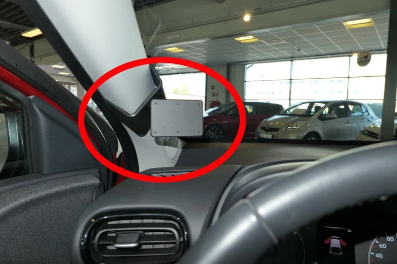 ProClip Fahrzeughalter 805696 - Linksbefestigung - Toyota Yaris 21-26, Toyota Yaris 21-25