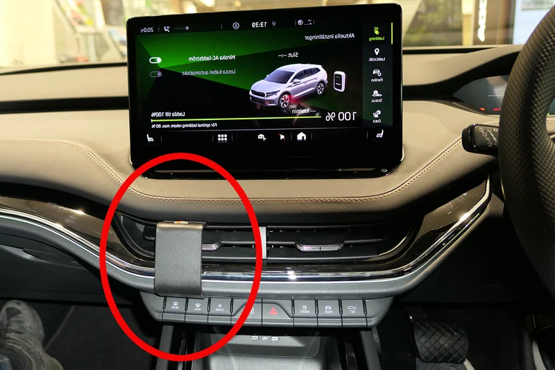 ProClip Fahrzeughalter für Rechtslenker 655679 - Mittelbefestigung - Skoda Enyaq IV 21-25
