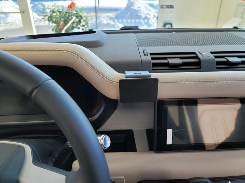 ProClip Fahrzeughalter 855657 - Mittelbefestigung - Land Rover Defender 20-26, Land Rover Defender 20-25