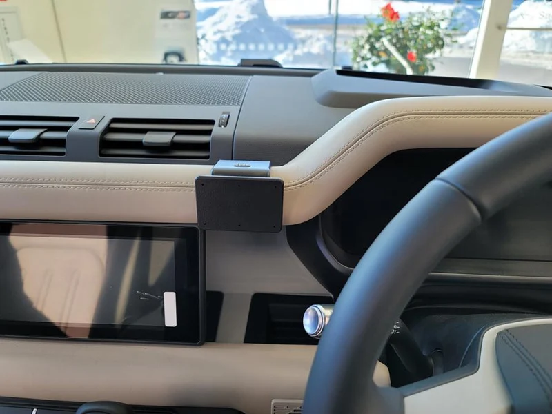 ProClip Fahrzeughalter für Rechtslenker 655657 - Mittelbefestigung - Land Rover Defender 20-26, Land Rover Defender 20-25