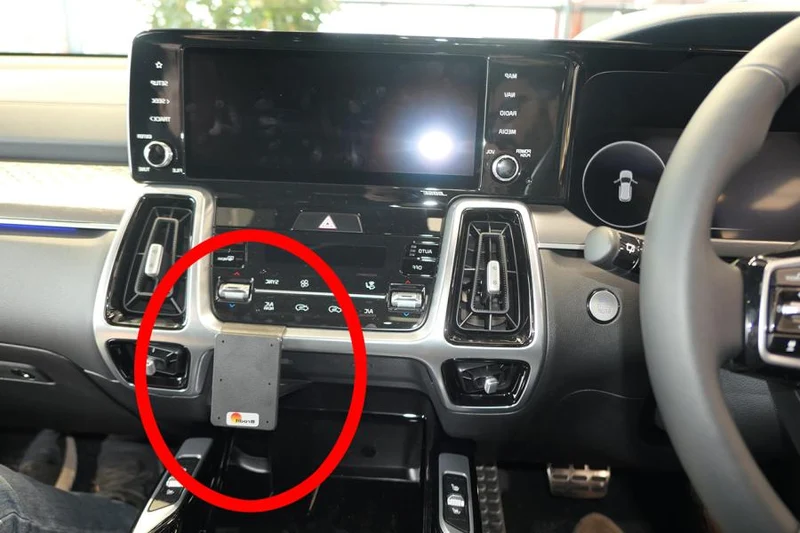 ProClip Fahrzeughalter für Rechtslenker 655646 - Mittelbefestigung - Kia Sorento 21-24
