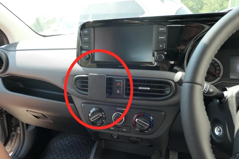 ProClip Fahrzeughalter für Rechtslenker 655626 - Mittelbefestigung - Hyundai i10 20-23