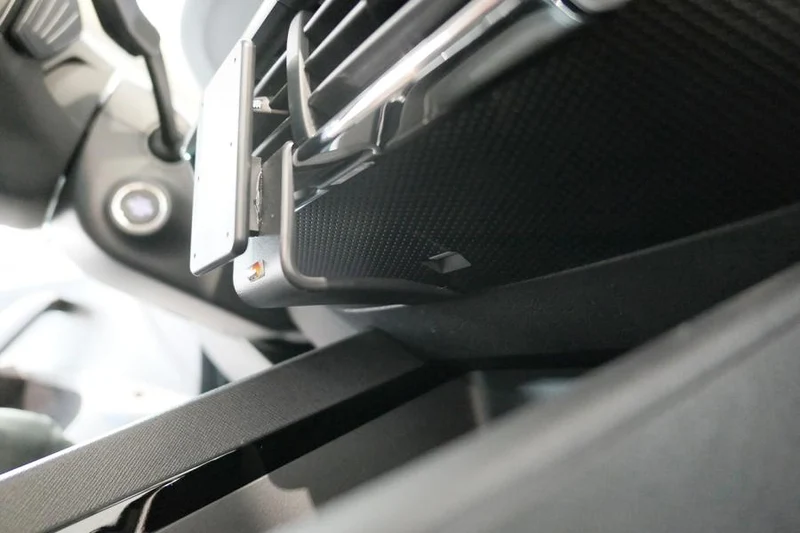 ProClip Fahrzeughalter 855619 - Mittelbefestigung- NUR für Automatikgetriebe - Skoda Octavia IV 20-26, Skoda Octavia IV 20-25