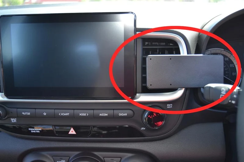 ProClip Fahrzeughalter für Rechtslenker 655615 - Mittelbefestigung- NICHT für große Geräte - Hyundai Venue 20-22
